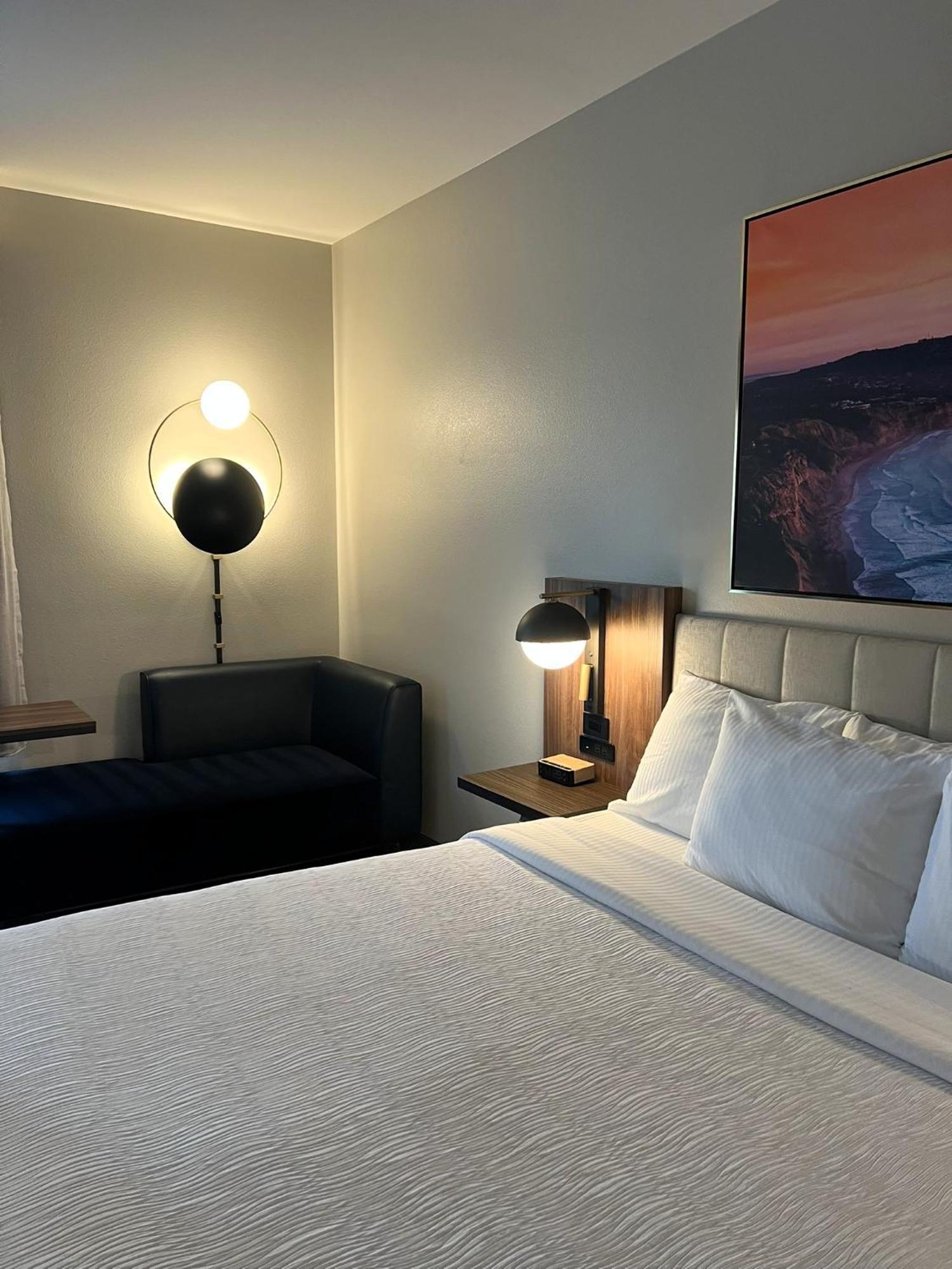 La Quinta Inn & Suites By Wyndham لا هابرا المظهر الخارجي الصورة