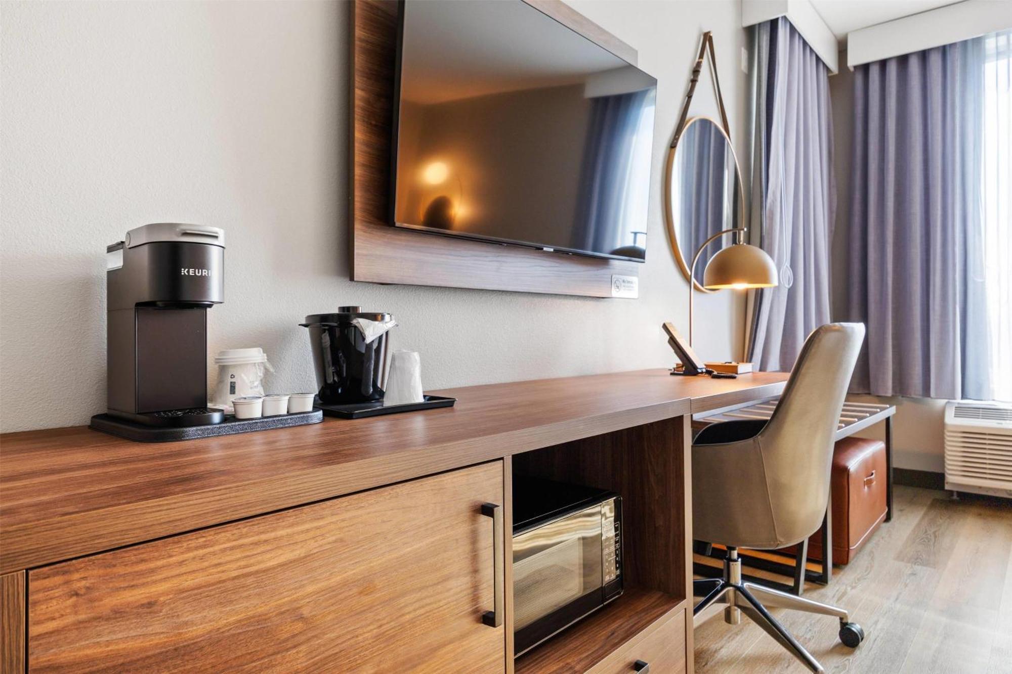 La Quinta Inn & Suites By Wyndham لا هابرا المظهر الخارجي الصورة