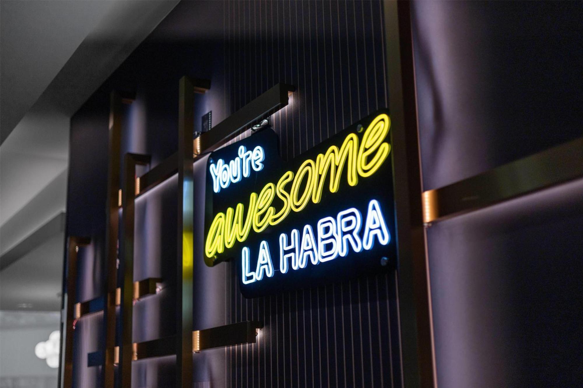 La Quinta Inn & Suites By Wyndham لا هابرا المظهر الخارجي الصورة