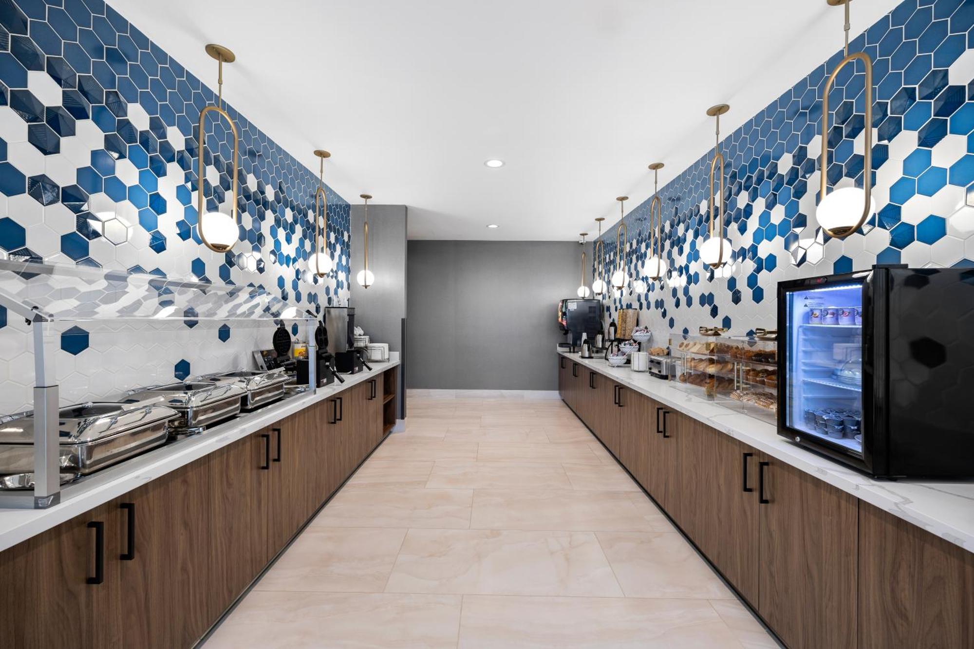 La Quinta Inn & Suites By Wyndham لا هابرا المظهر الخارجي الصورة