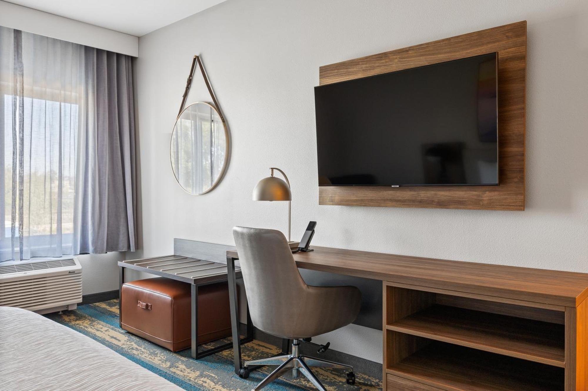 La Quinta Inn & Suites By Wyndham لا هابرا المظهر الخارجي الصورة
